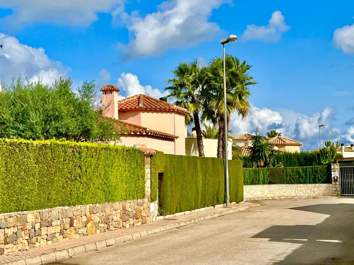 Villa Con Jardin En Oliva Nova Golf A 100M De La Playa Exteriör bild